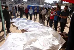 More than 100 Palestinians are killed in Gaza in a day of Israeli airstrikes